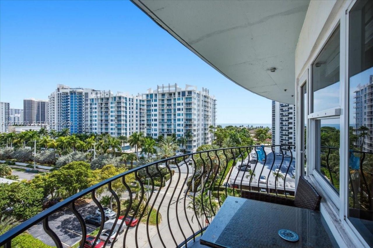 3250 NE 28th St , Unit 806, Fort Lauderdale, FL 33308 Photo