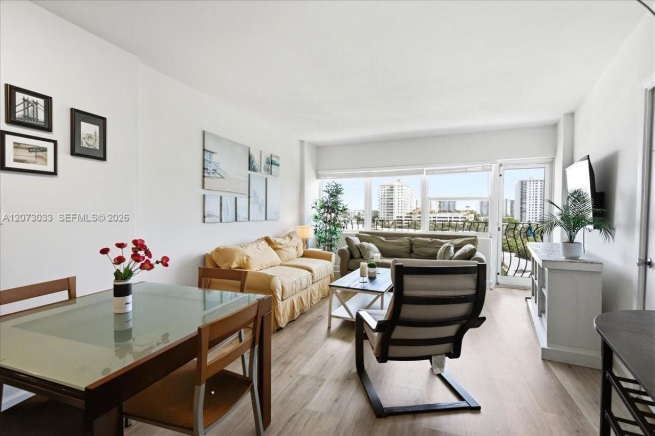 3250 NE 28th St , Unit 806, Fort Lauderdale, FL 33308 Photo