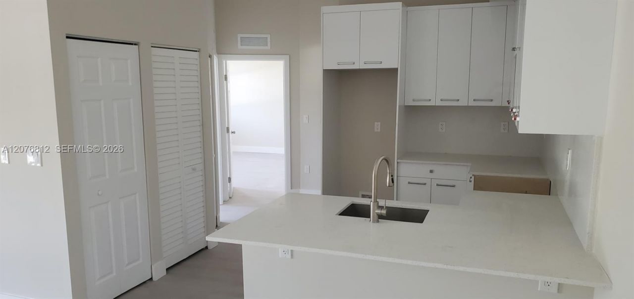 17020 SW 104th Ave, Unit 204, Miami, FL 33157 Photo