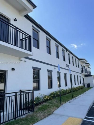 17020 SW 104th Ave, Unit 204, Miami, FL 33157 Photo