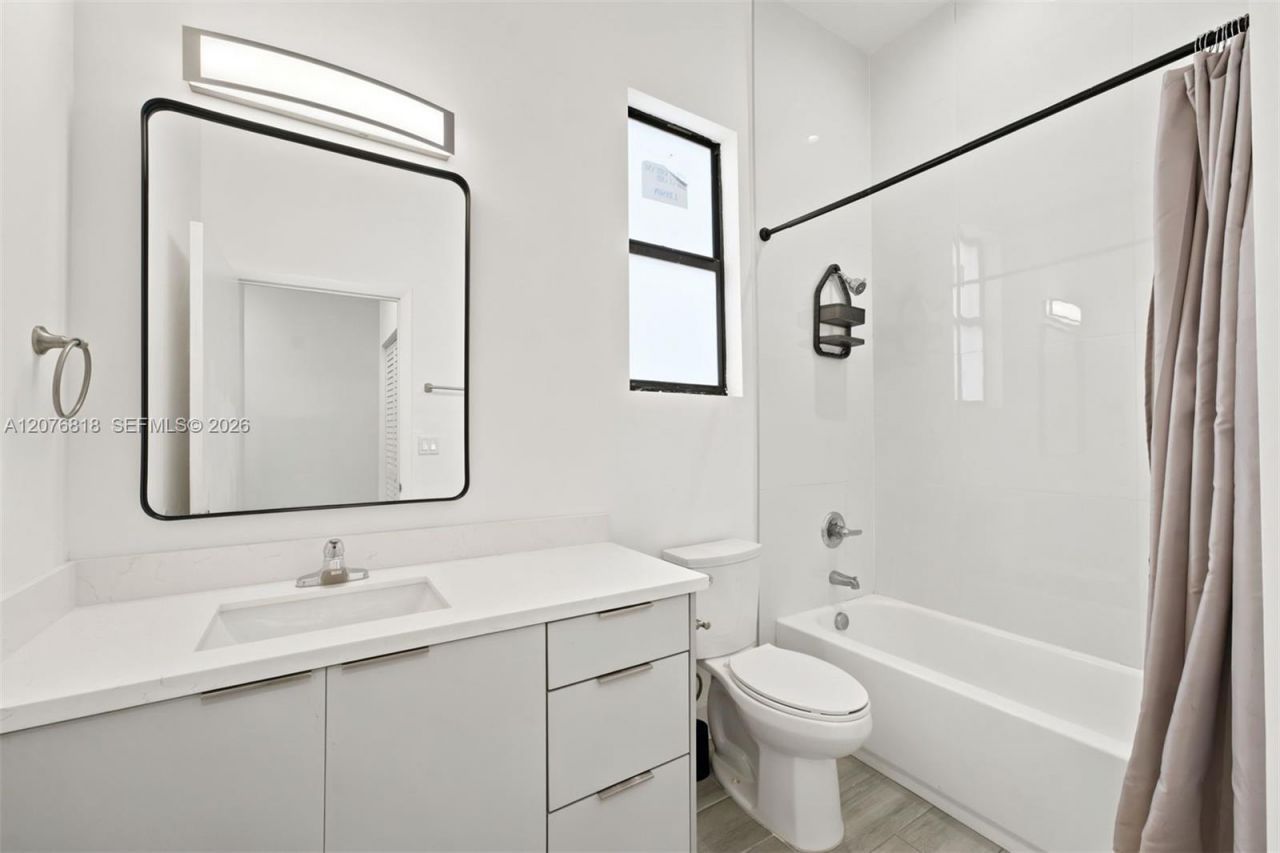 1544 NW 59th St, Unit B, Miami, FL 33142 Photo
