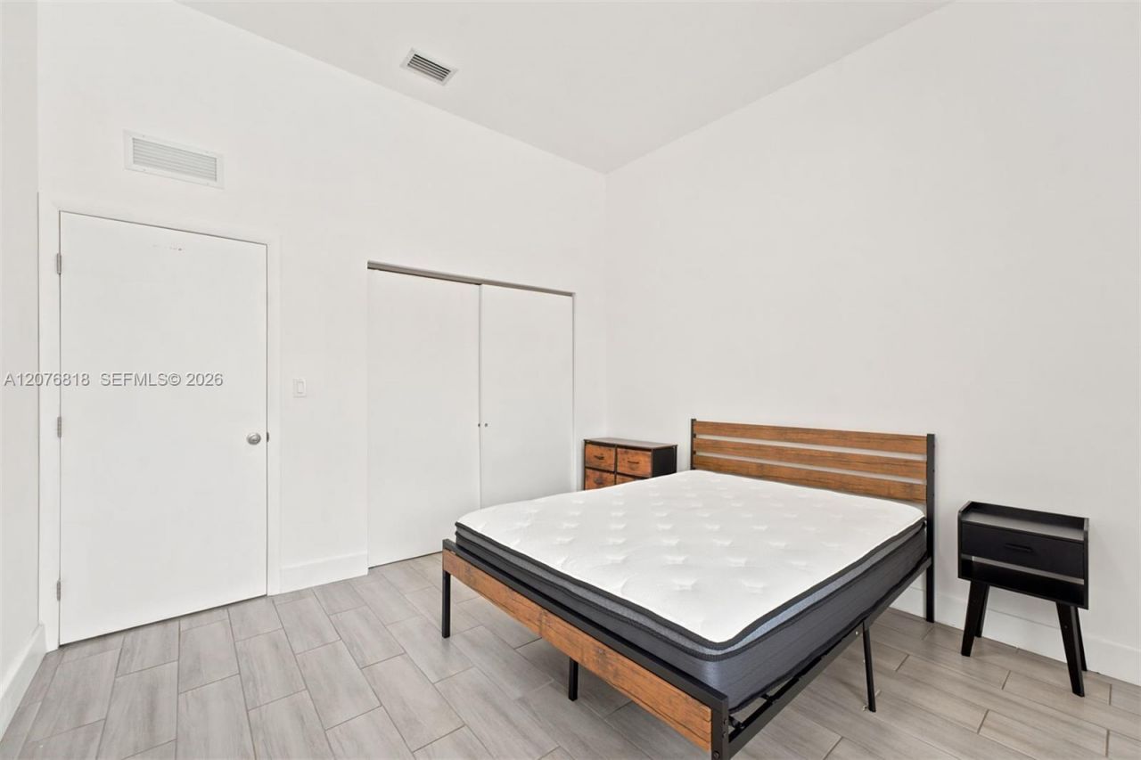 1544 NW 59th St, Unit B, Miami, FL 33142 Photo