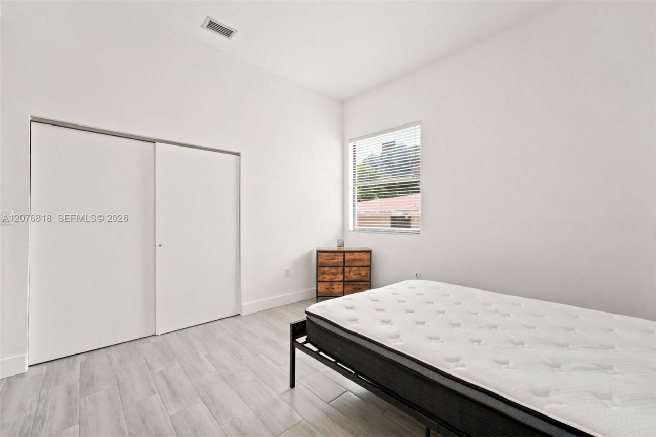 1544 NW 59th St, Unit B, Miami, FL 33142 Photo