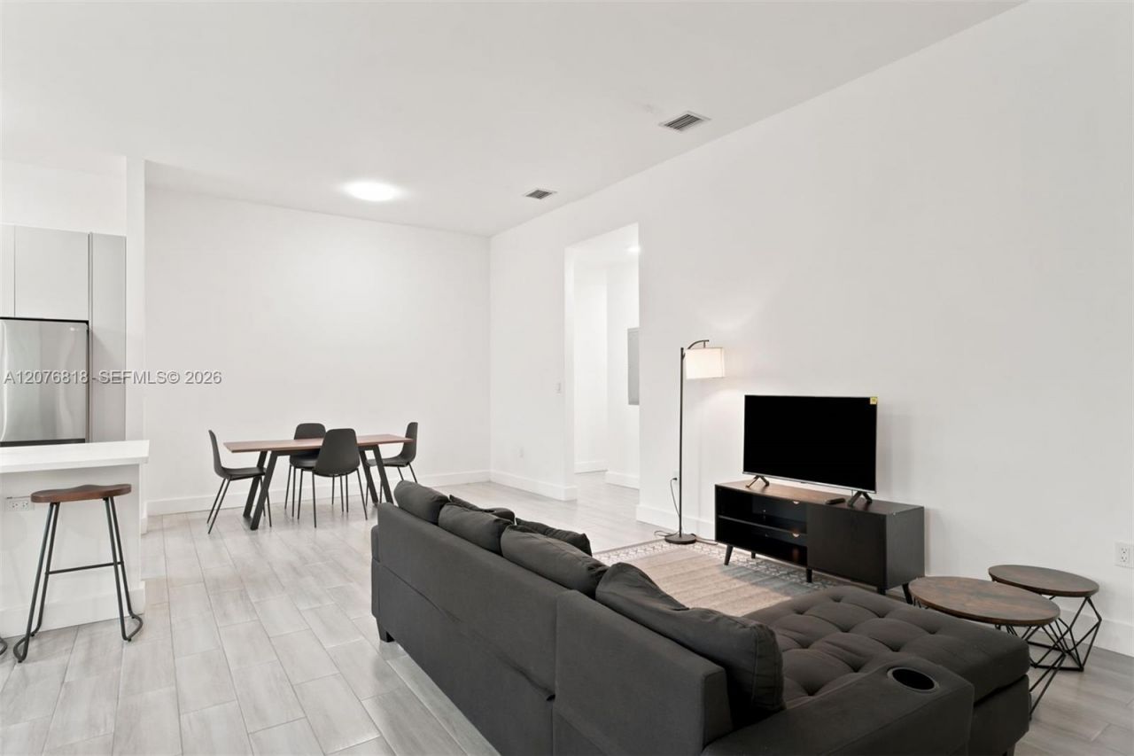 1544 NW 59th St, Unit B, Miami, FL 33142 Photo