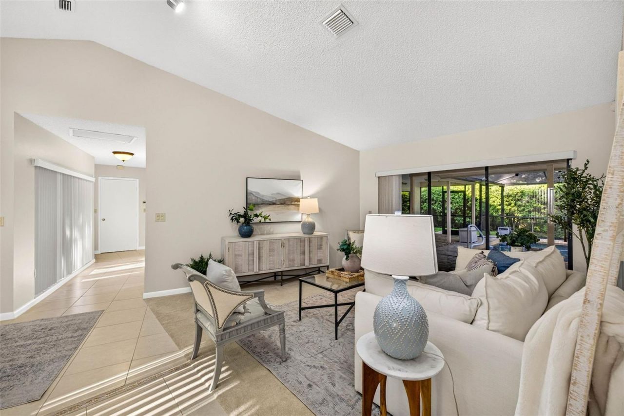 10918 Gillette Avenue, Tampa, FL 33617 Photo