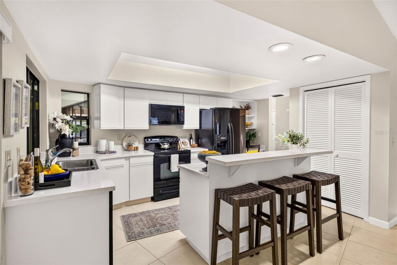 10918 Gillette Avenue, Tampa, FL 33617 Photo