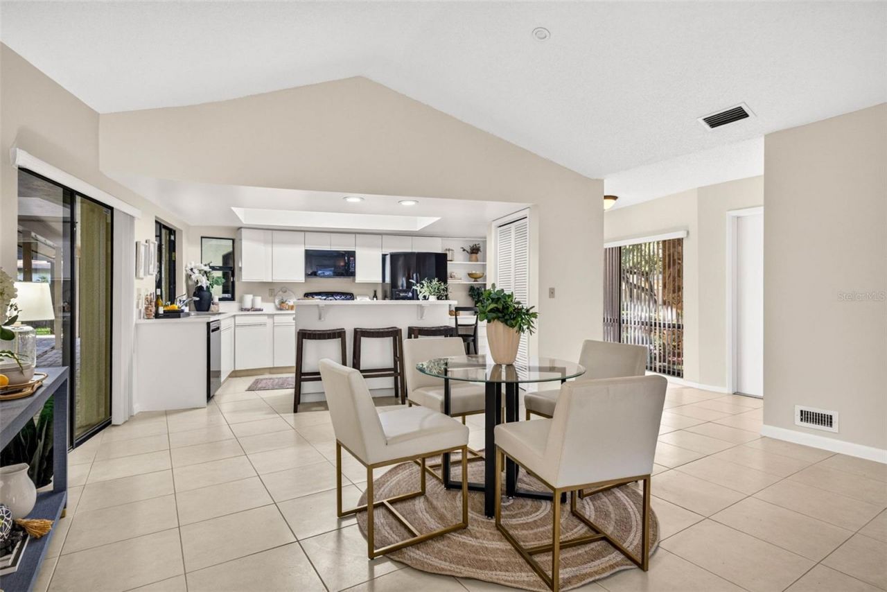 10918 Gillette Avenue, Tampa, FL 33617 Photo