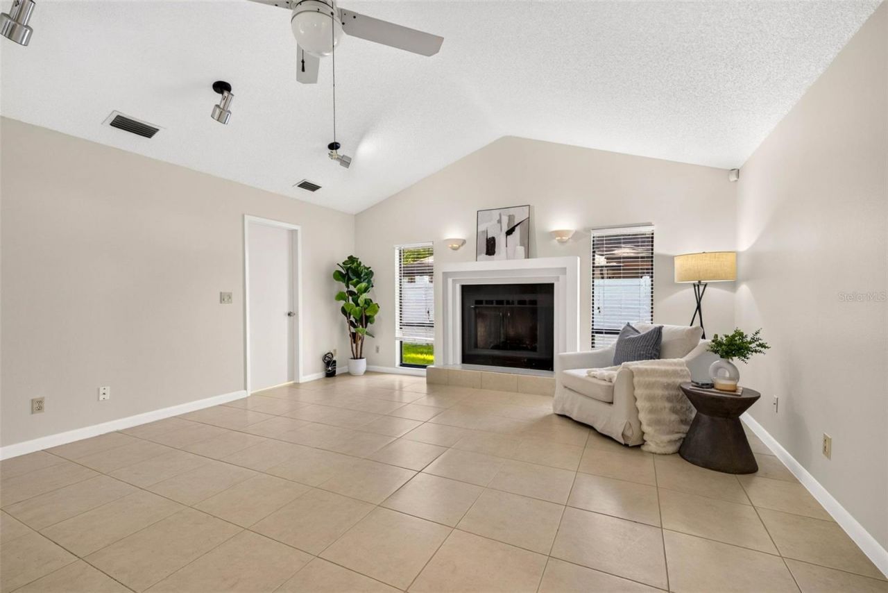 10918 Gillette Avenue, Tampa, FL 33617 Photo