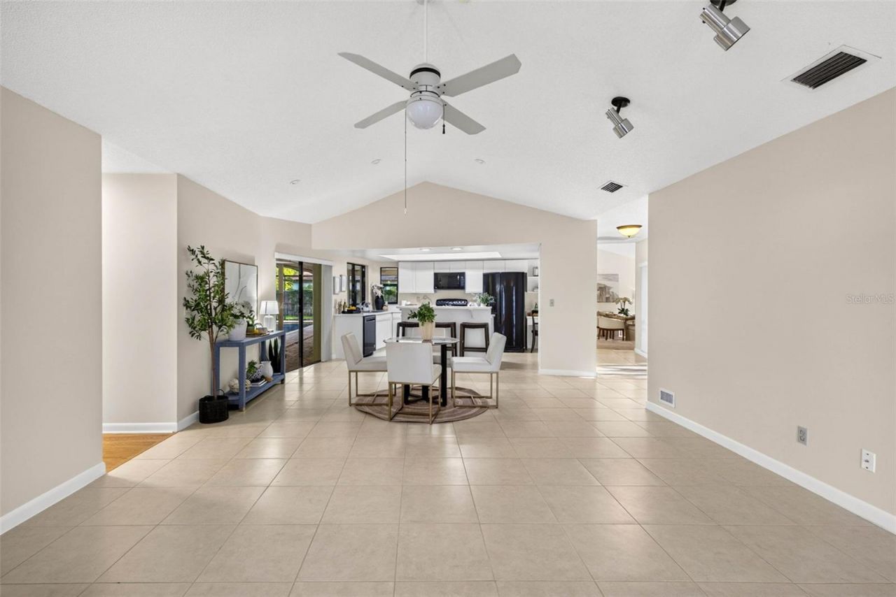 10918 Gillette Avenue, Tampa, FL 33617 Photo