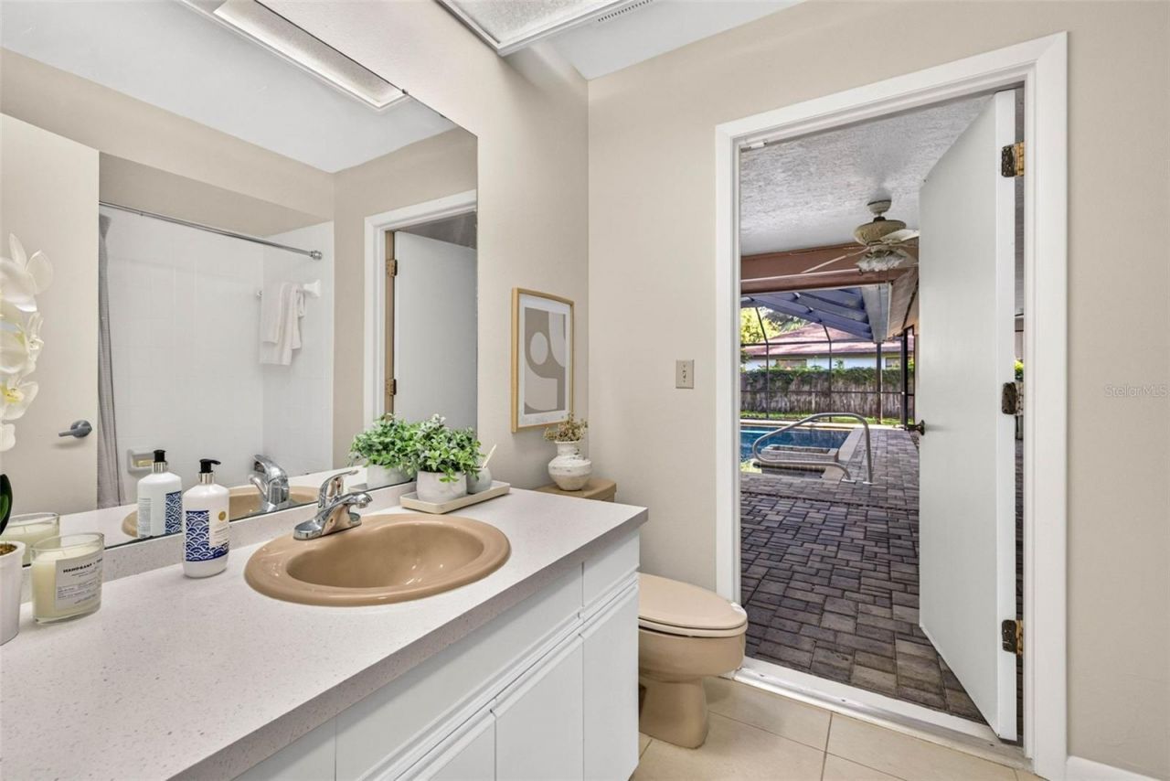 10918 Gillette Avenue, Tampa, FL 33617 Photo