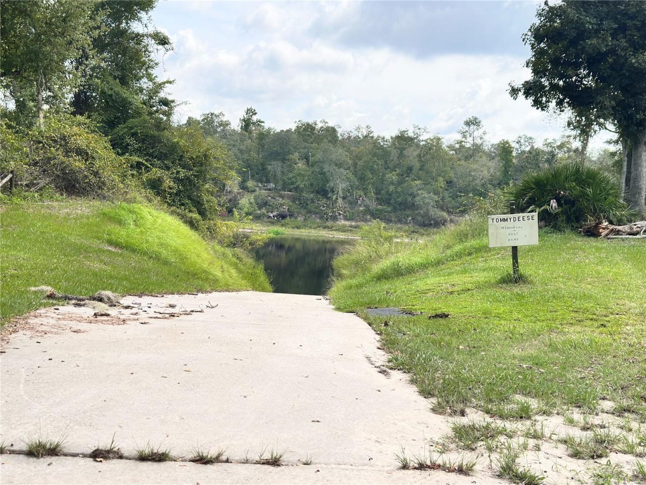 Nw West South Drive , Mayo, FL 32066 Photo