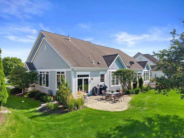 1758 Bess COURT, Oconomowoc, WI 53066
