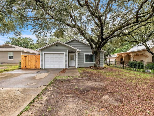 910 Linden Avenue, Niceville, FL 32578