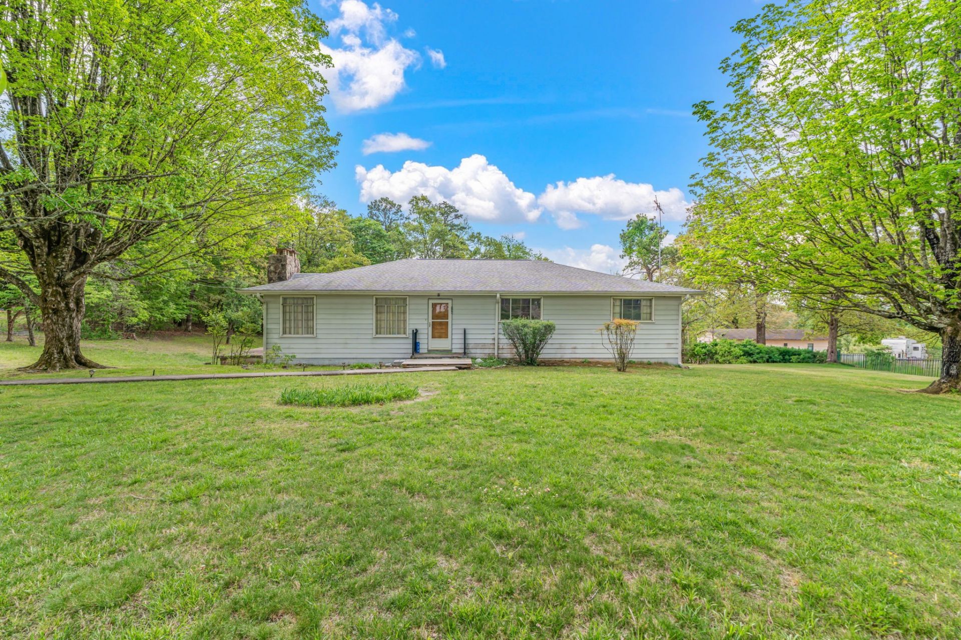 126 Hicks Ln, Rockwood, TN 37854 Main Photo