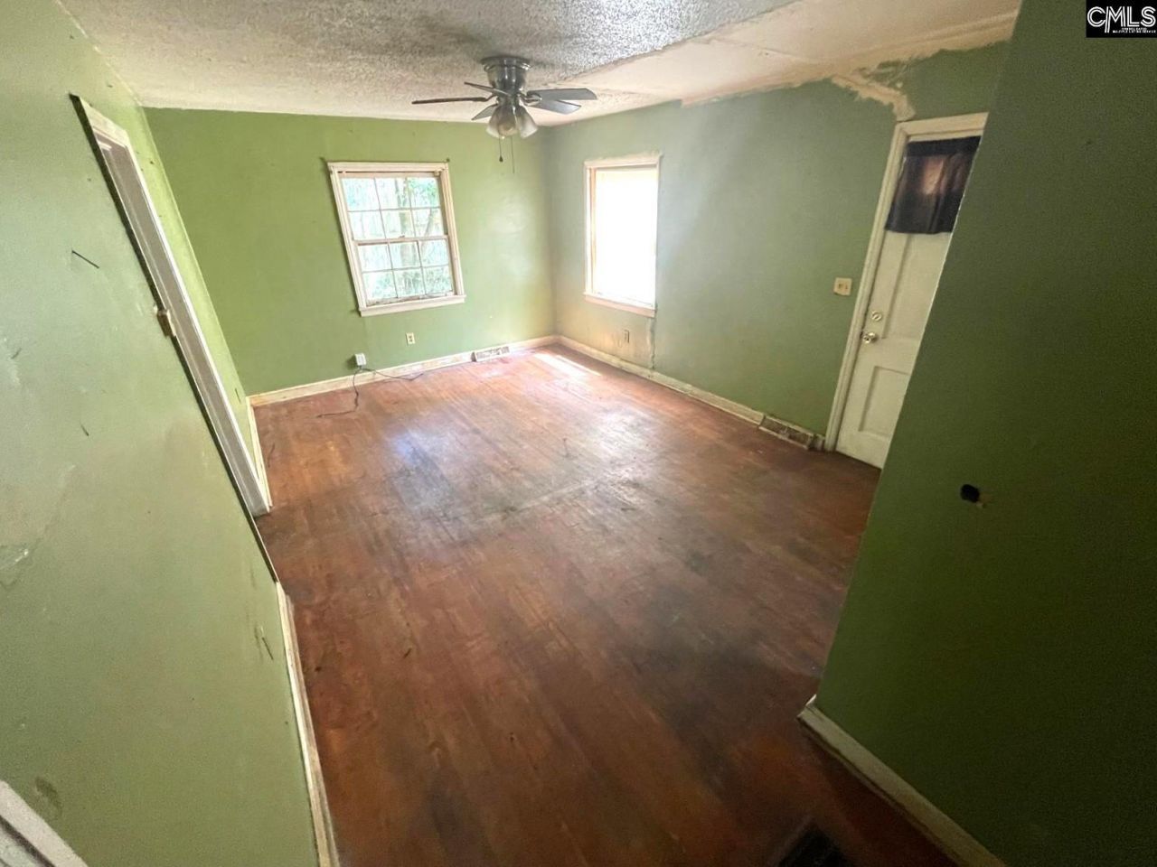 4237 Mountain Drive  Photo 4