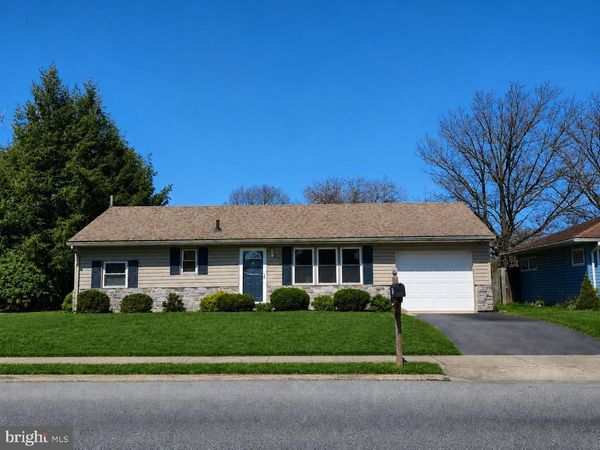 739 STOUFFER AVENUE, CHAMBERSBURG, PA 17201