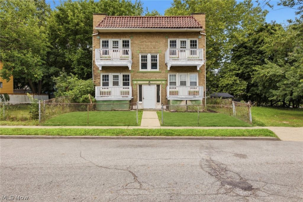 462 E 115th Street, Cleveland, OH 44108 Main Photo