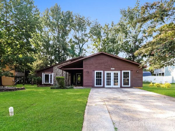 6701 Woodthrush Drive, Charlotte, NC 28227