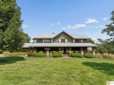 10844 S 180 Street, Omaha, NE 68136