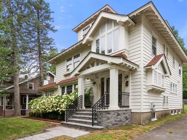 855 Commonwealth Ave, Newton, MA 02459