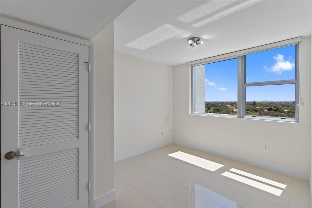 2641 N Flamingo Rd , Unit 905N, Sunrise, FL 33323 Photo