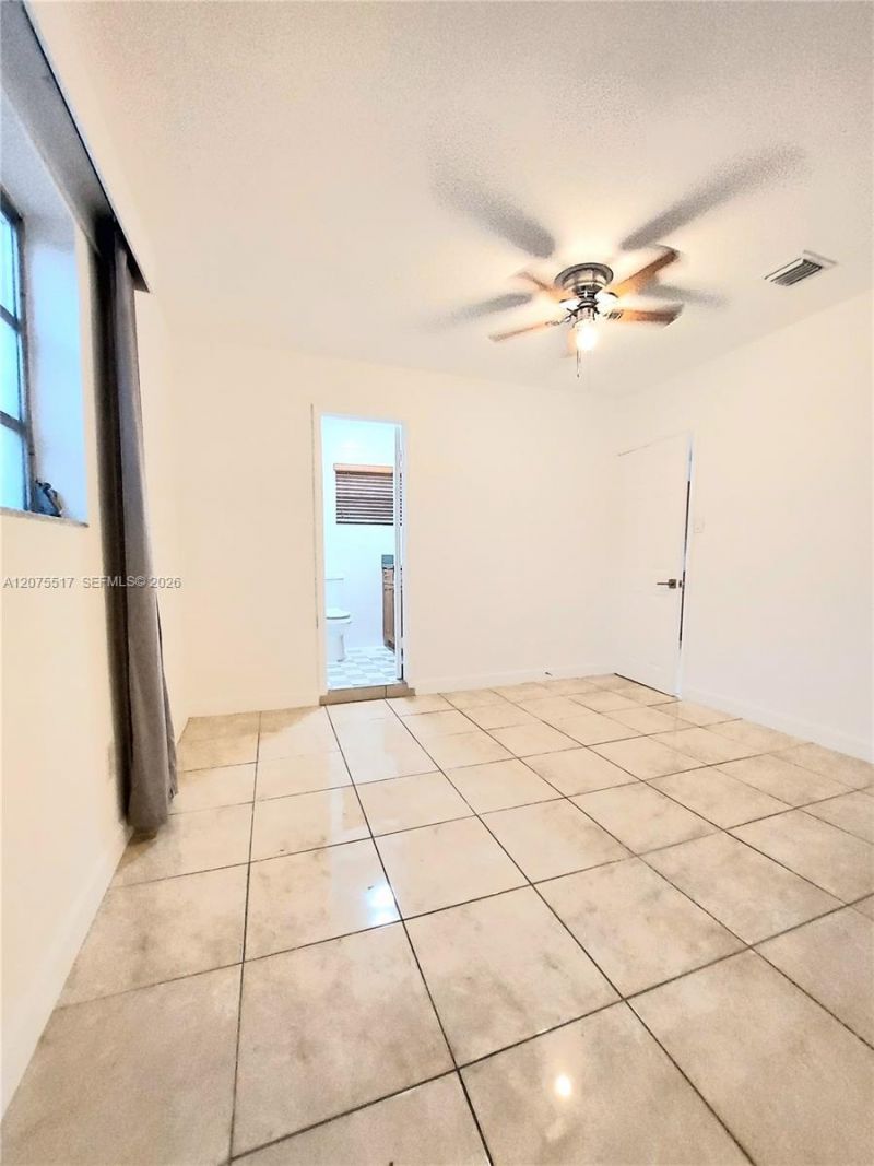 3941 E 9th Ln , Hialeah, FL 33013 Photo
