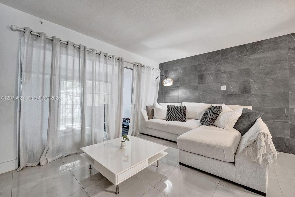 3000 NW 5th Ter , Unit 112, Pompano Beach, FL 33064 Photo