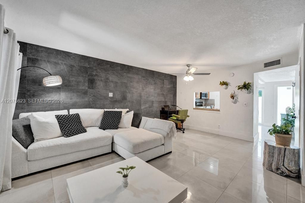 3000 NW 5th Ter , Unit 112, Pompano Beach, FL 33064 Photo
