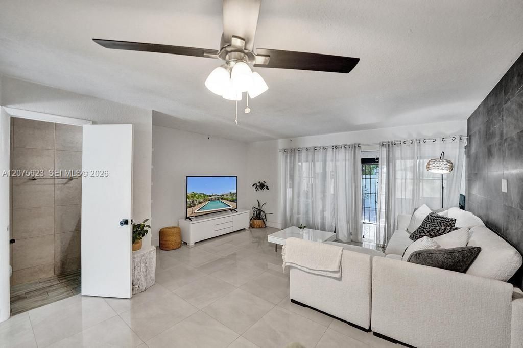 3000 NW 5th Ter , Unit 112, Pompano Beach, FL 33064 Photo