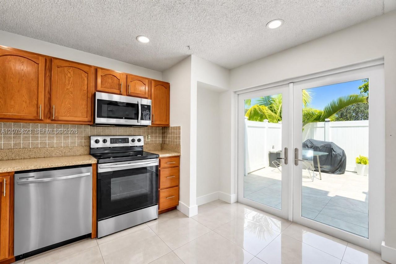 3000 NW 5th Ter , Unit 112, Pompano Beach, FL 33064 Photo
