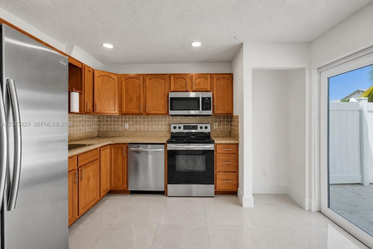 3000 NW 5th Ter , Unit 112, Pompano Beach, FL 33064 Photo