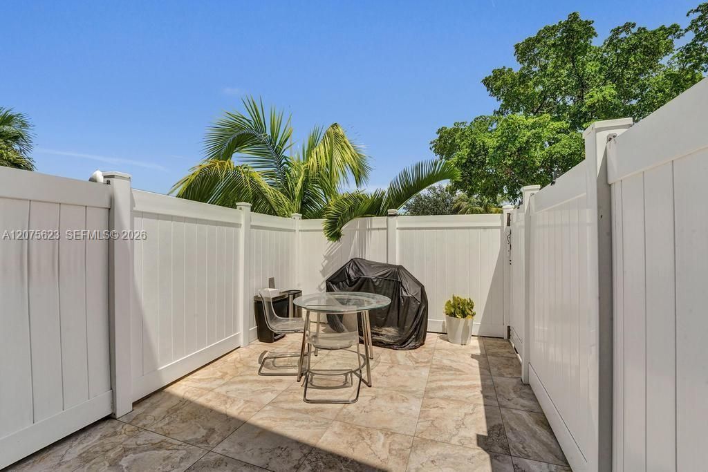 3000 NW 5th Ter , Unit 112, Pompano Beach, FL 33064 Photo
