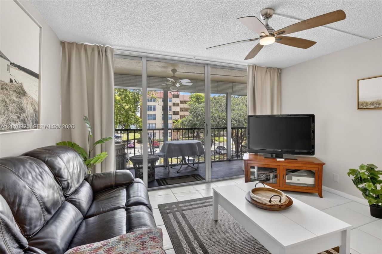3771 Environ Blvd, Unit 346, Lauderhill, FL 33319 Photo