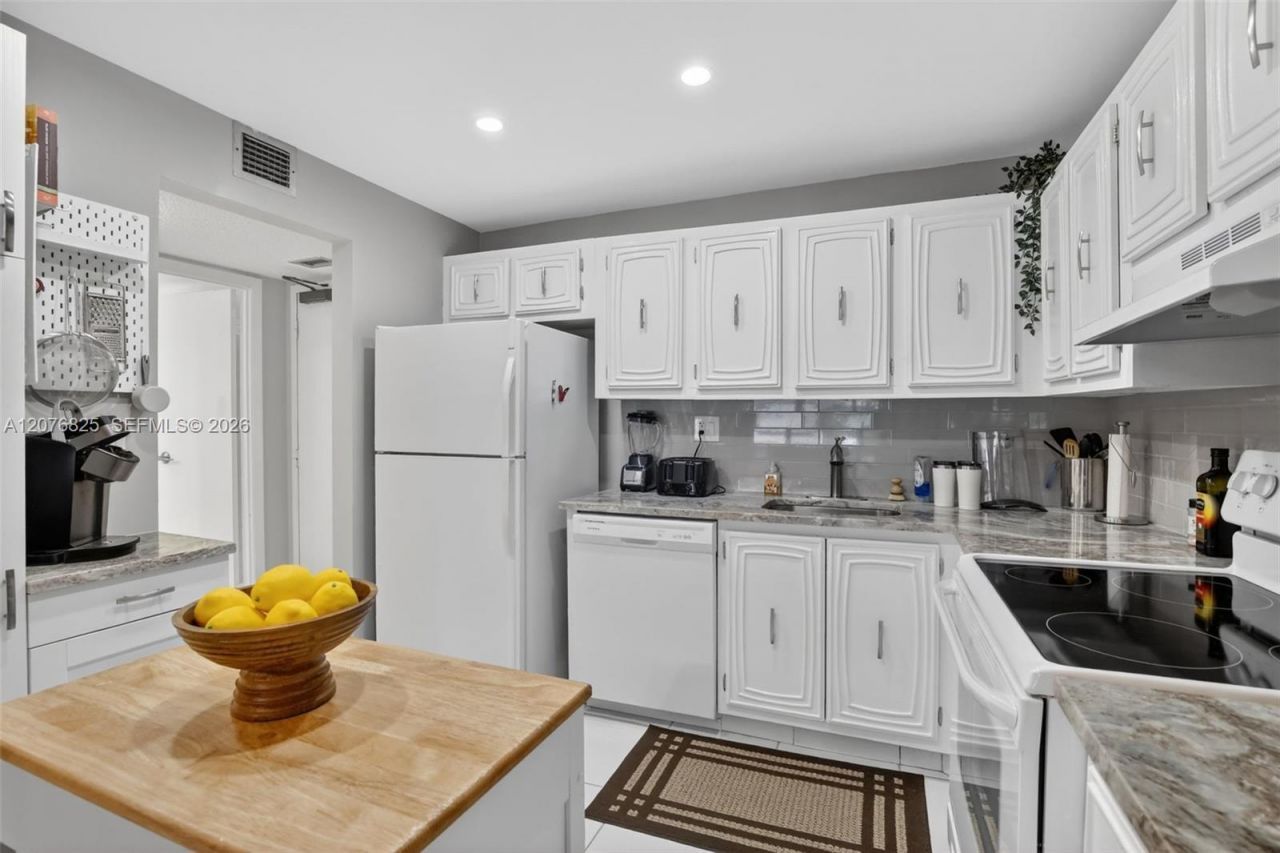 3771 Environ Blvd, Unit 346, Lauderhill, FL 33319 Photo
