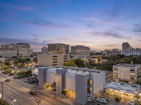 3934 SW 8th St , Unit 301, Coral Gables, FL 33134