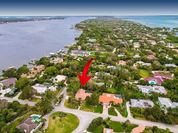 9 W HIGH POINT Road, Sewalls Point, FL 34996