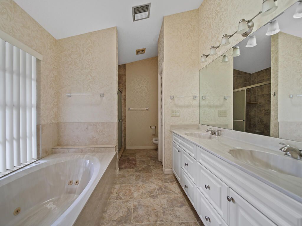 9 W High Point Road, Sewalls Point, FL 34996 Photo