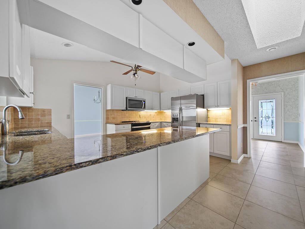 9 W High Point Road, Sewalls Point, FL 34996 Photo