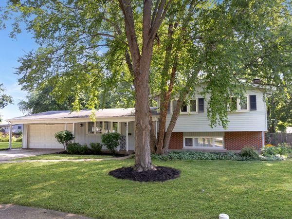 777 Dover Court , Crystal Lake, IL 60014