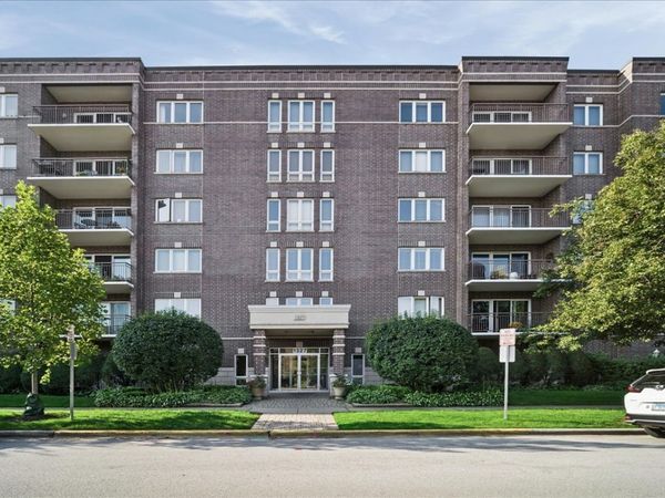1327 BROWN Street , Unit 303, Des Plaines, IL 60016