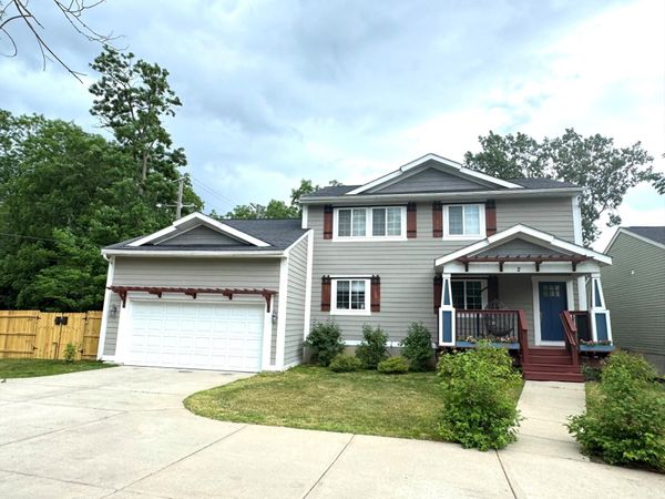 2 Maple Vlg Court, Ann Arbor, MI 48103