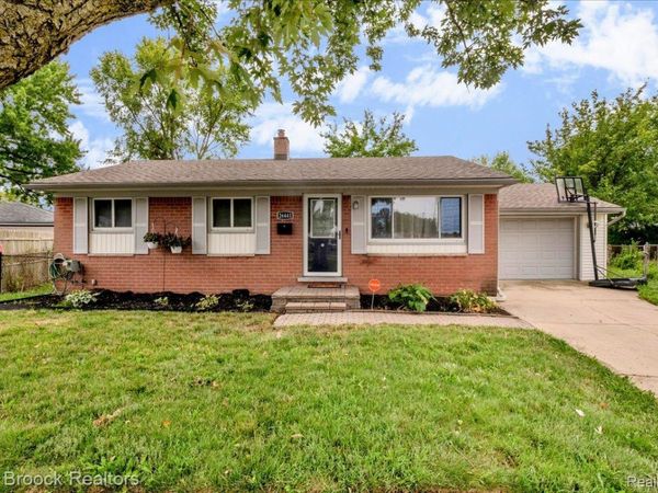 26441 Roberta Street, Roseville, Mi 48066