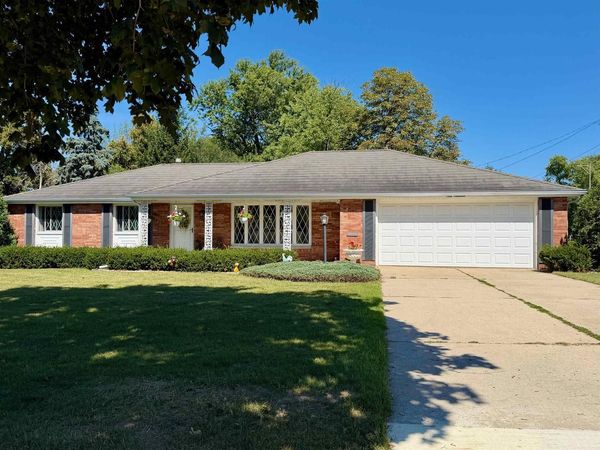 100 ST FRANCIS DRIVE, Green Bay, WI 54301