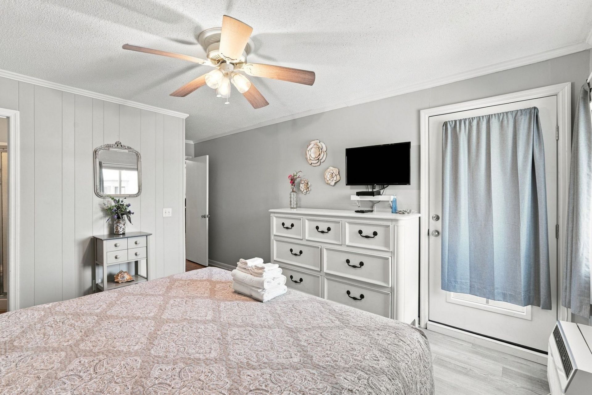 9520 Shore Dr. Photo 21