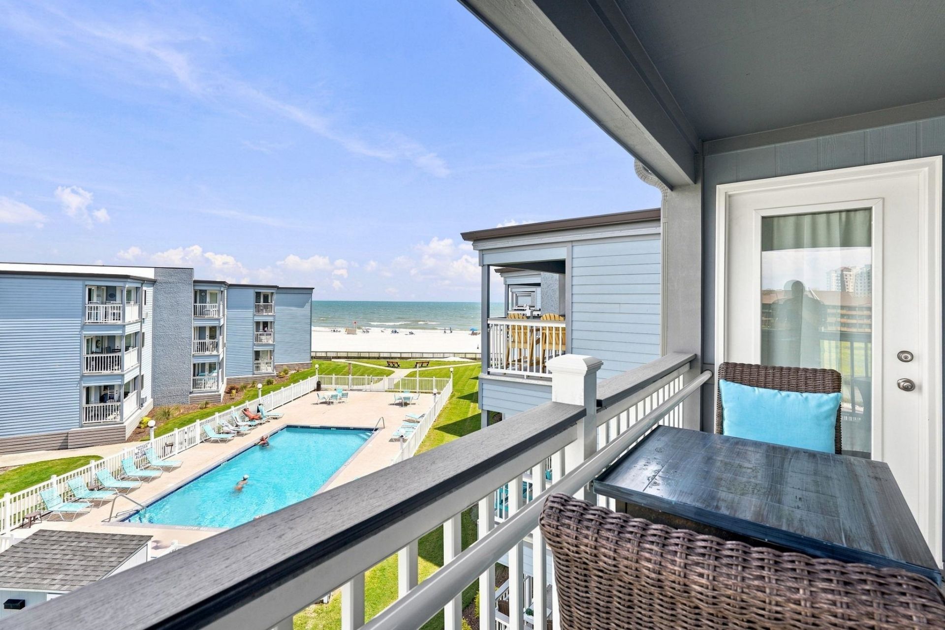 9520 Shore Dr. Photo 28