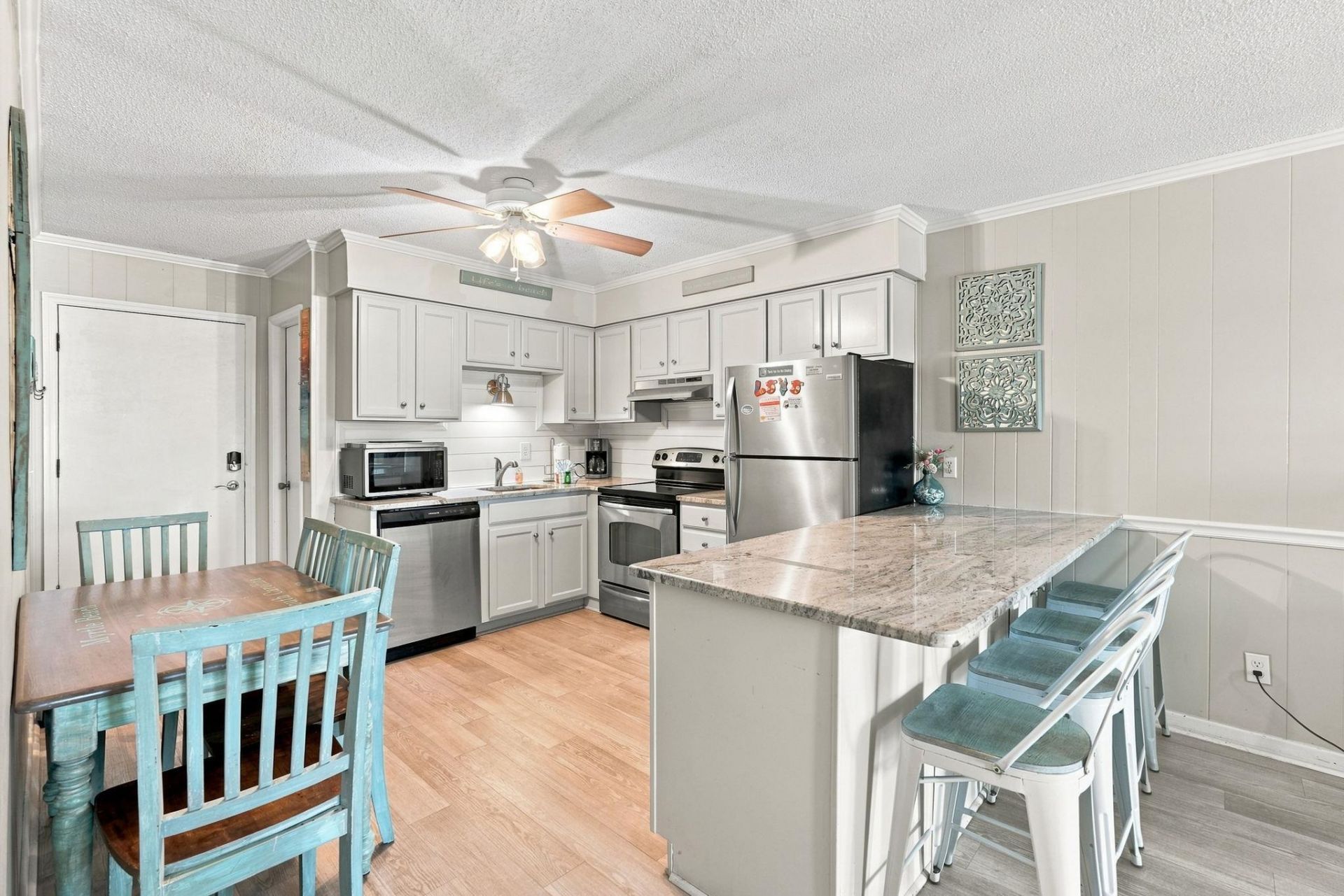 9520 Shore Dr. Photo 5