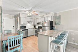 9520 Shore Dr. photo 4