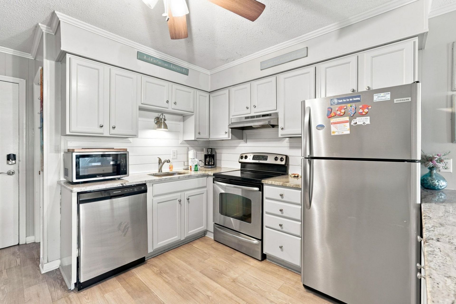 9520 Shore Dr. Photo 6