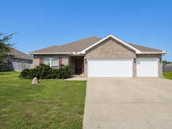 1110 Shoal River Drive, Crestview, FL 32539
