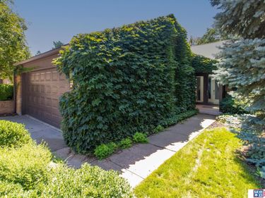 2523 Bishop Lane, Lincoln, NE 68502